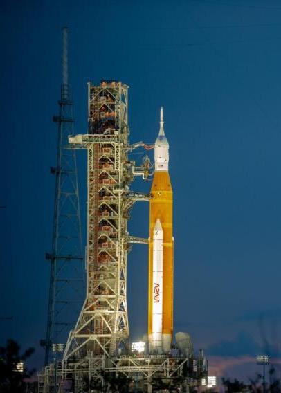 Artemis_I_Stack_rolling_back_to_VAB__Credit_NASA